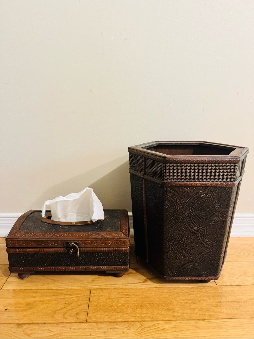 Decorative Brown Embossed Faux Leather Tissue Box Cover & Waste Basket Set
